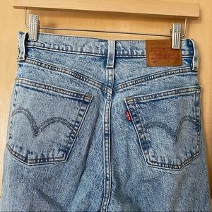 Levi’s Wedgie Straight Jean, size 25